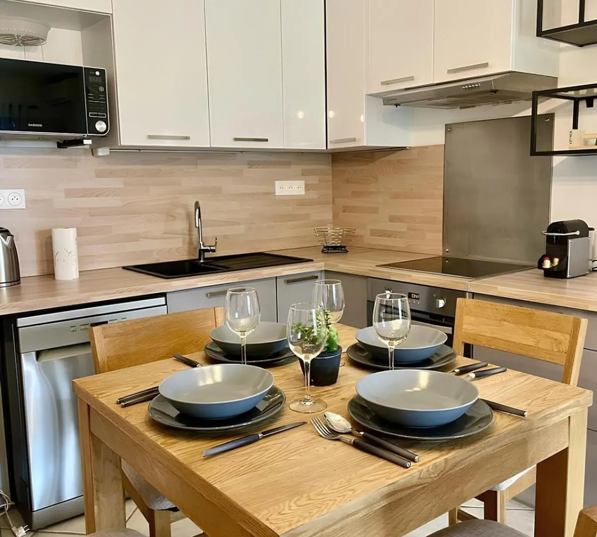 Le Romarin - Air Conditioning And 1 Private Parking Space Six-Fours-les-Plages Apartment